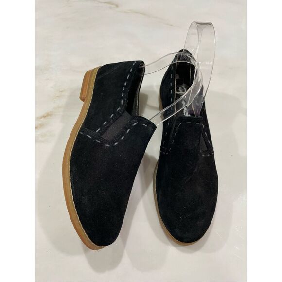 NWOB Hush Puppies Slip On suede shoes size 6 - Picture 1 of 6